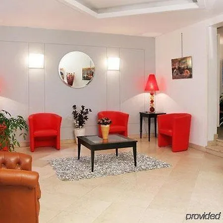 Chouette 3* Paris